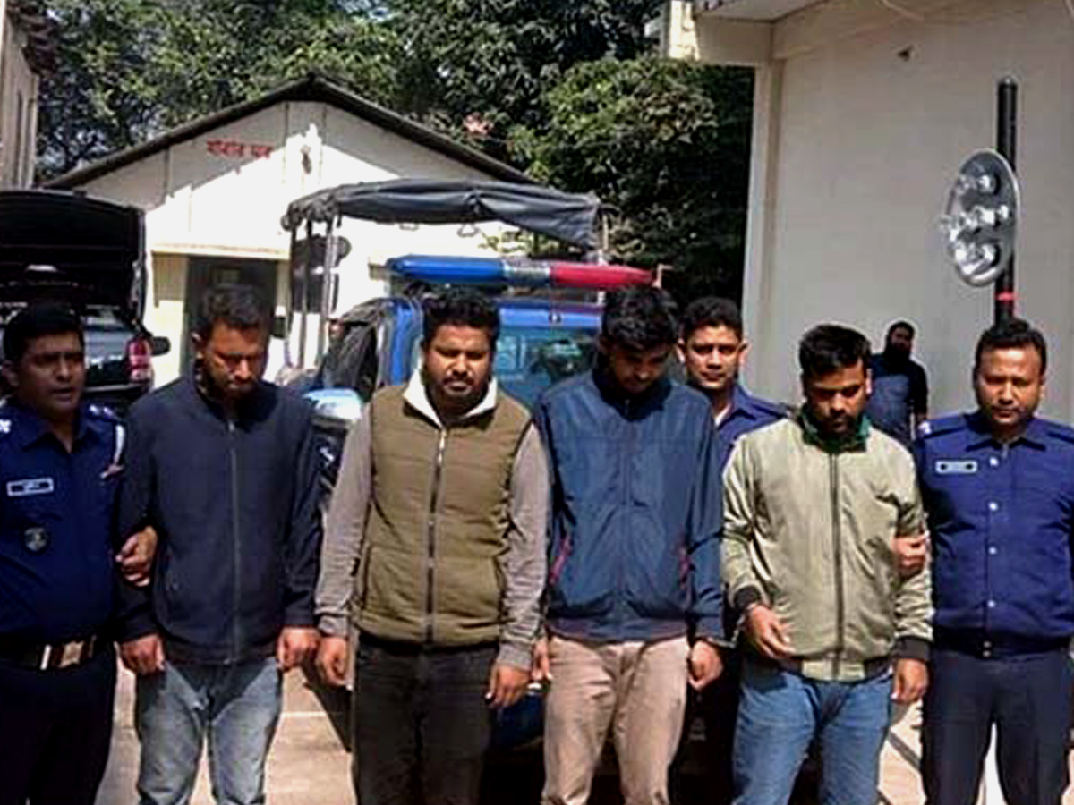 জাবির ৫ শিক্ষার্থীকে স্থায়ী বহিষ্কার, দুই জনের সনদ বাতিল