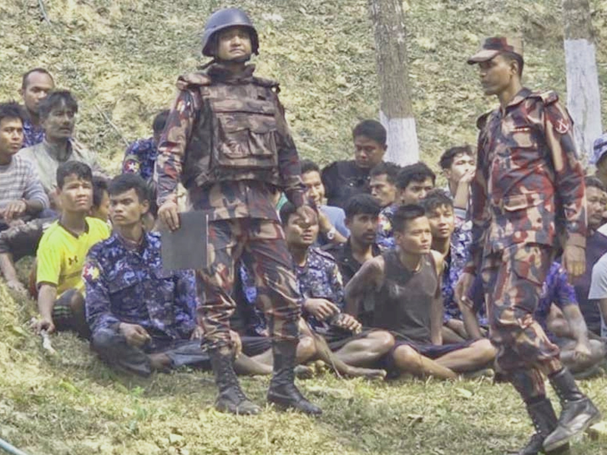 বিজিপির আরো ২৯ সদস্য পালিয়ে বাংলাদেশে