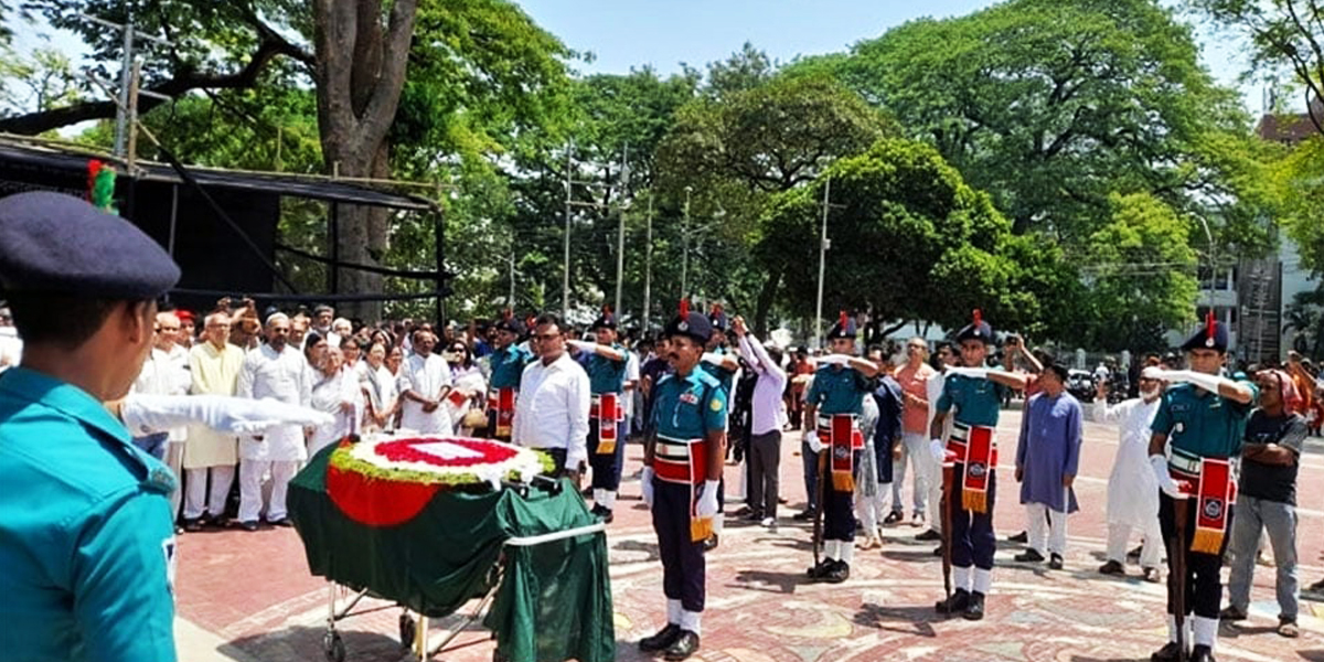 ফুলেল শ্রদ্ধায় শিব নারায়ণ দাশকে শেষ বিদায়