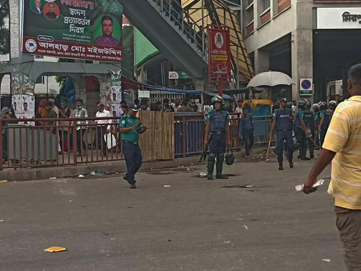 মিরপুরে ভাঙচুর-আগুনের ঘটনায় চার মামলা, আসামি আড়াই হাজার