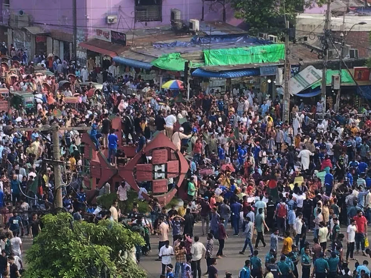 অবরুদ্ধ সচিবালয়-জিরো পয়েন্ট এলাকা