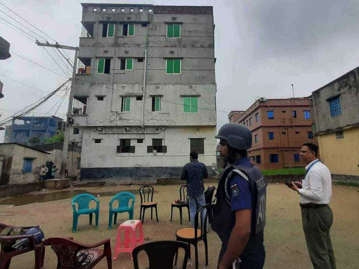 রূপগঞ্জের সেই ‘জঙ্গি আস্তানার’ প্রধান গ্রেফতার