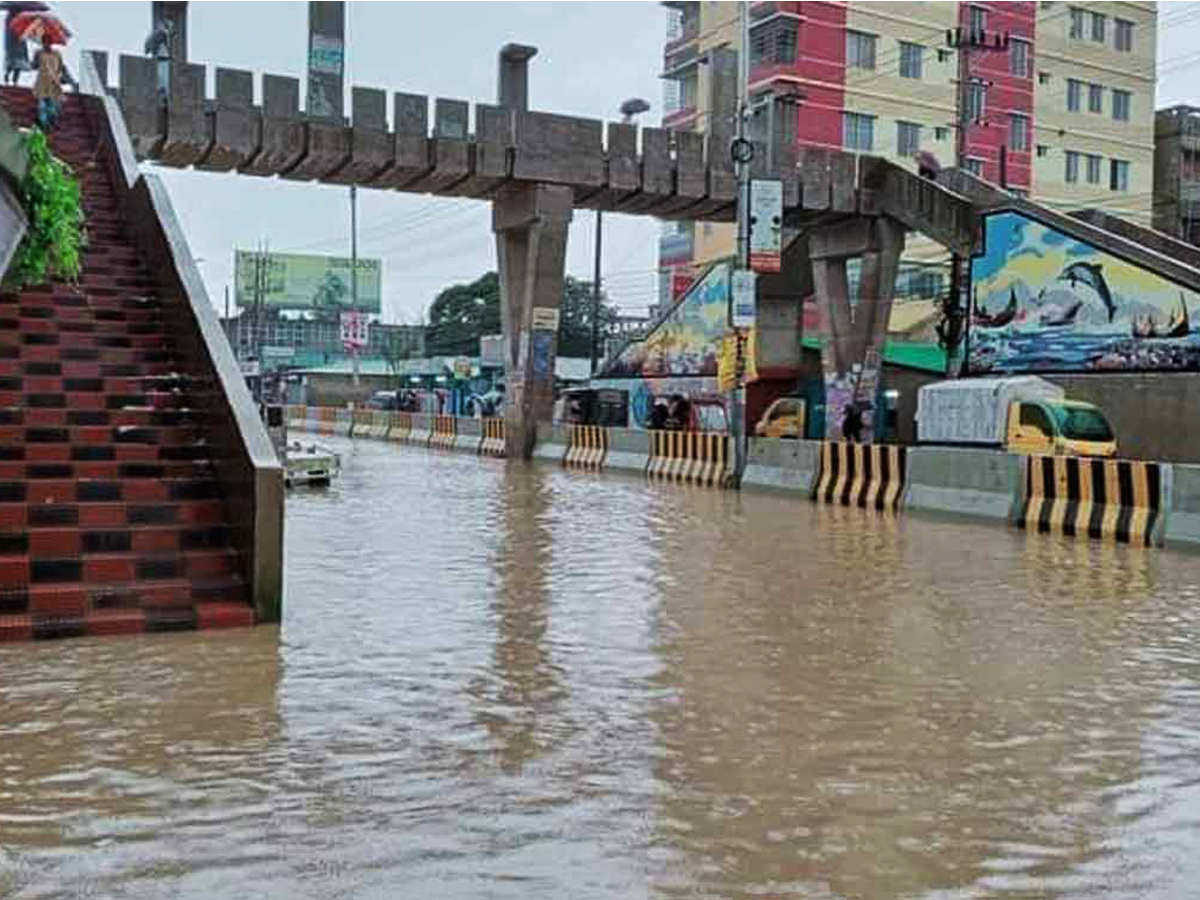 ভারী বৃষ্টিতে কক্সবাজারের নিম্নাঞ্চল প্লাবিত, পাহাড়ধসে নিহত ২